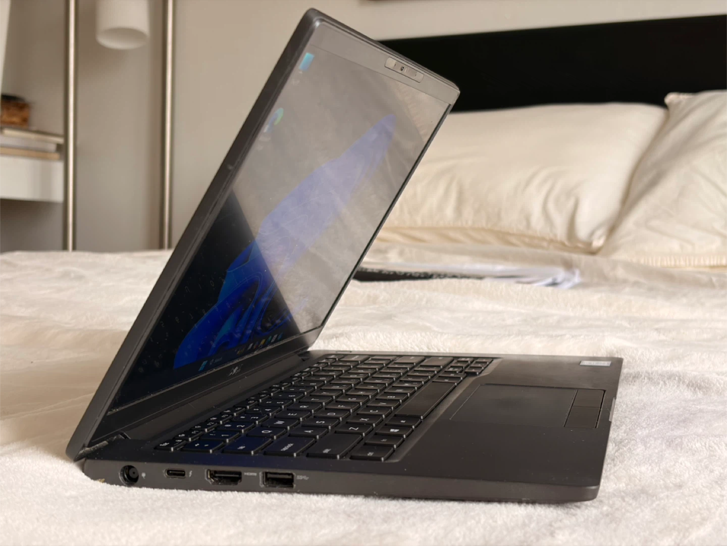 Dell Latitude 7400 Laptop - Great Condition! - photo 2