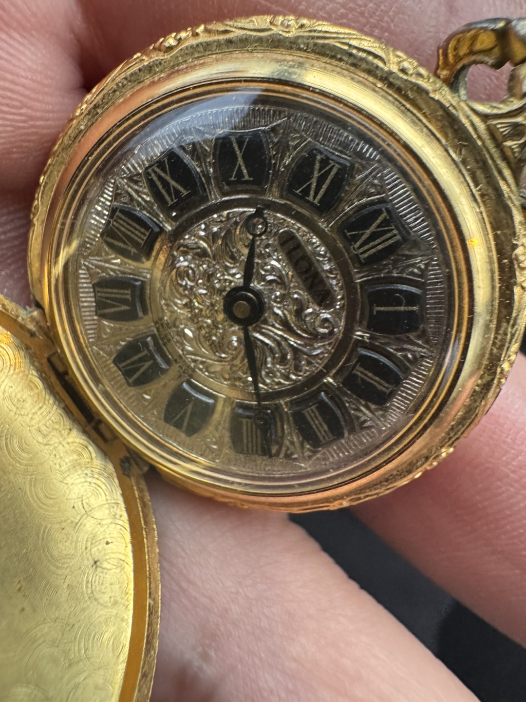 Vintage Gold Tone Pocket Watch - photo 3