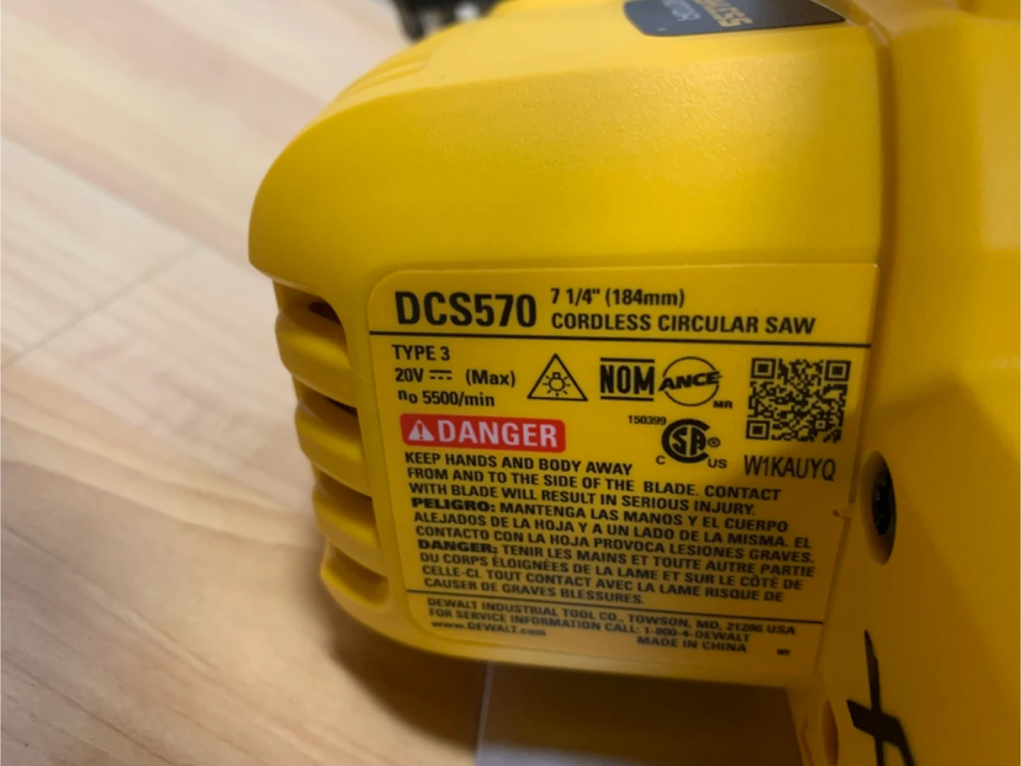 DeWalt DCS570 7-1/4" Cordless Circular Saw - photo 3