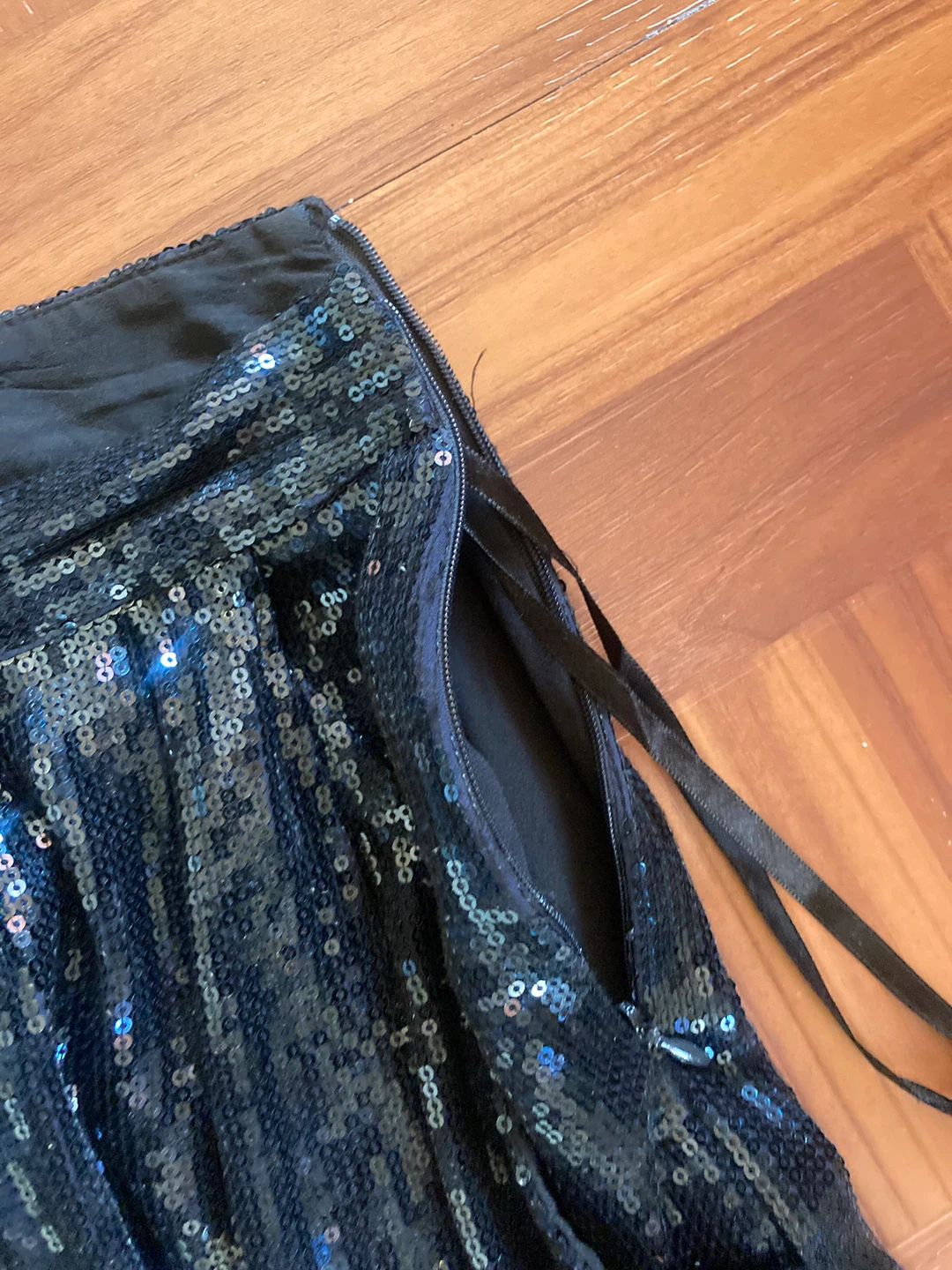 Theory Sequin Black Shorts - Size 2 - photo 4