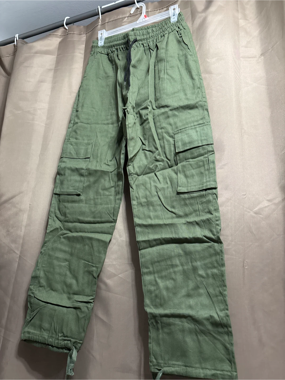 🔥 FREE Unisex Green Cargo Pants - Size M - photo 3