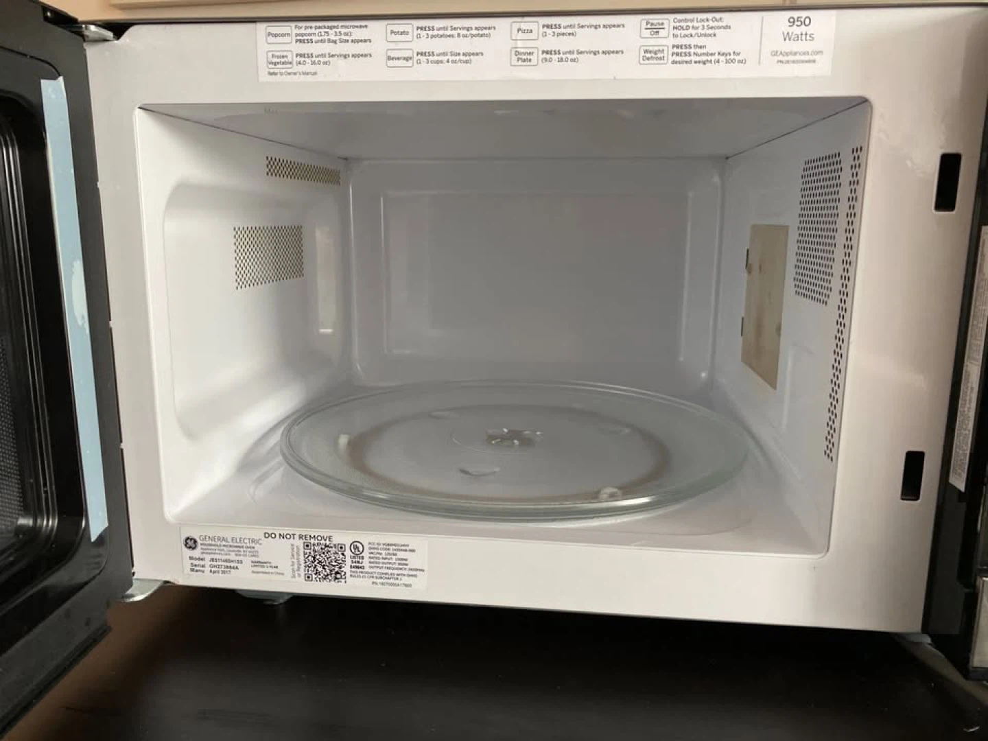GE Microwave Oven - photo 2