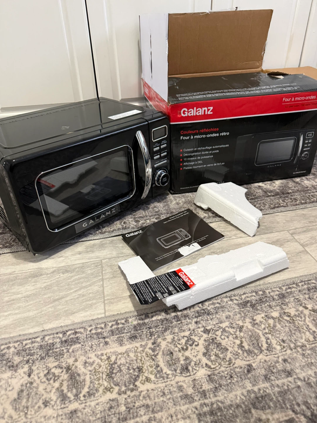 NEW Retro Countertop Microwave Oven, Black