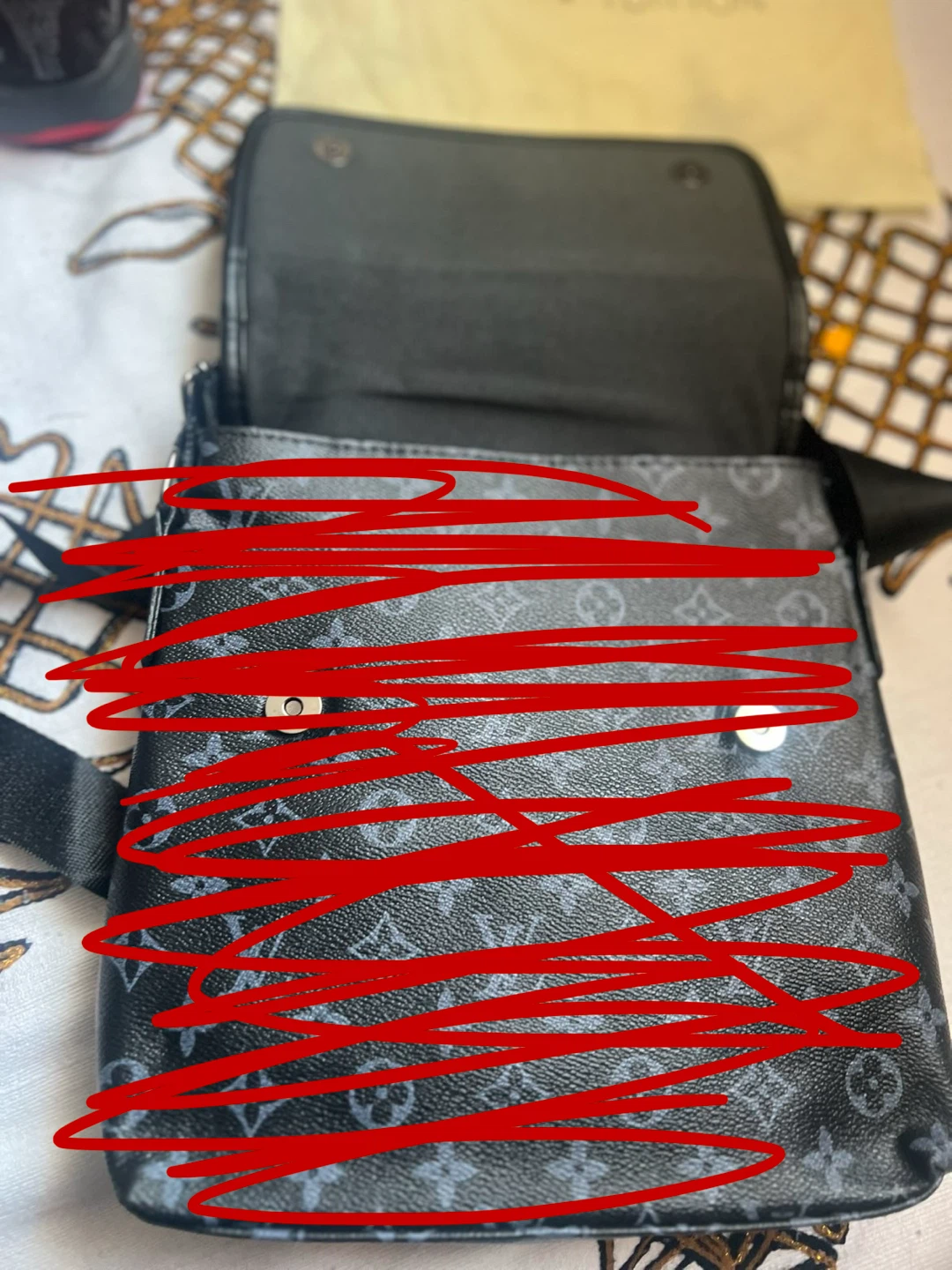 Louis Vuitton Messenger Bag - photo 5