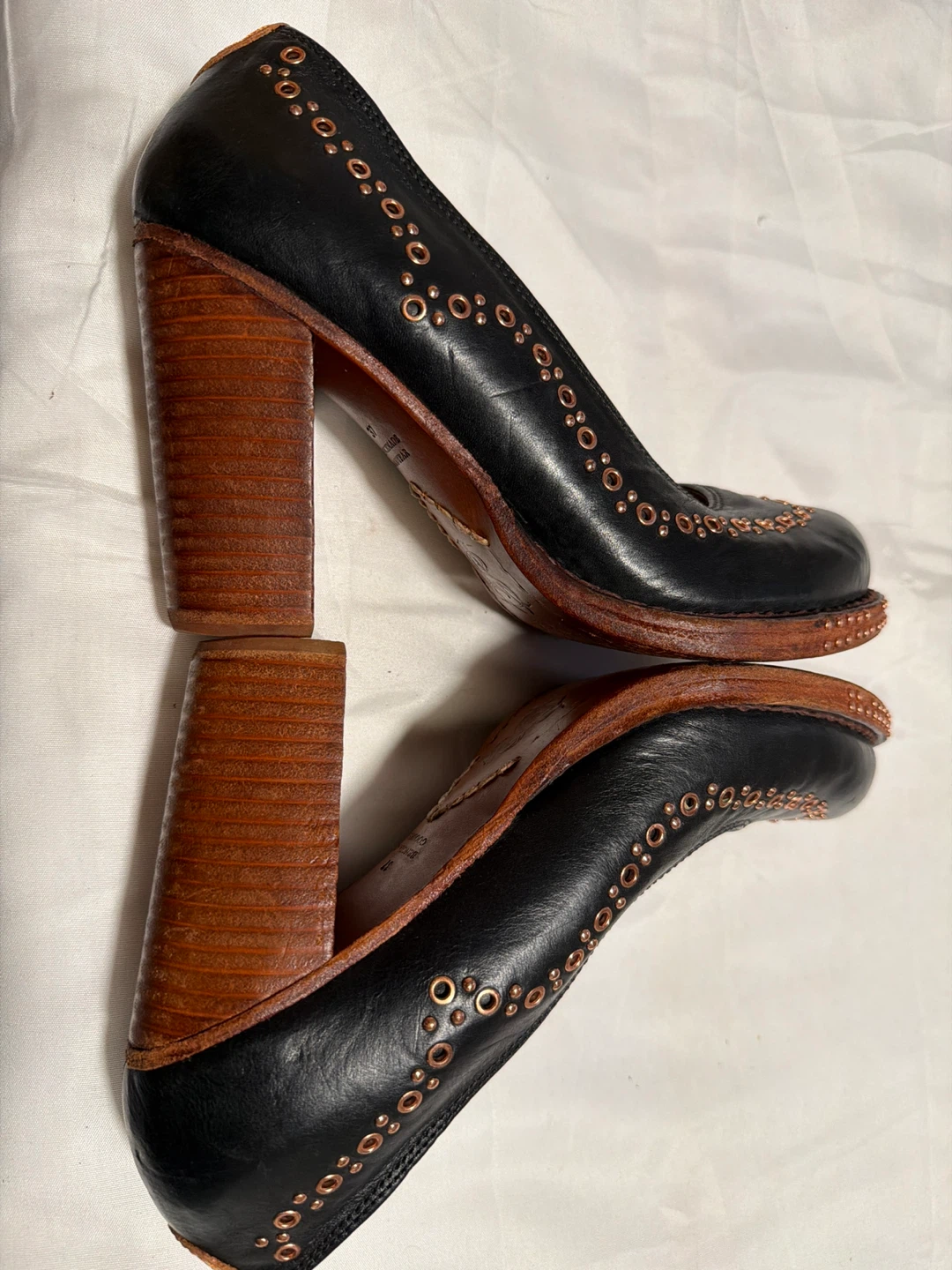 Angela Scott Black Leather Heels - Size 7M - photo 3