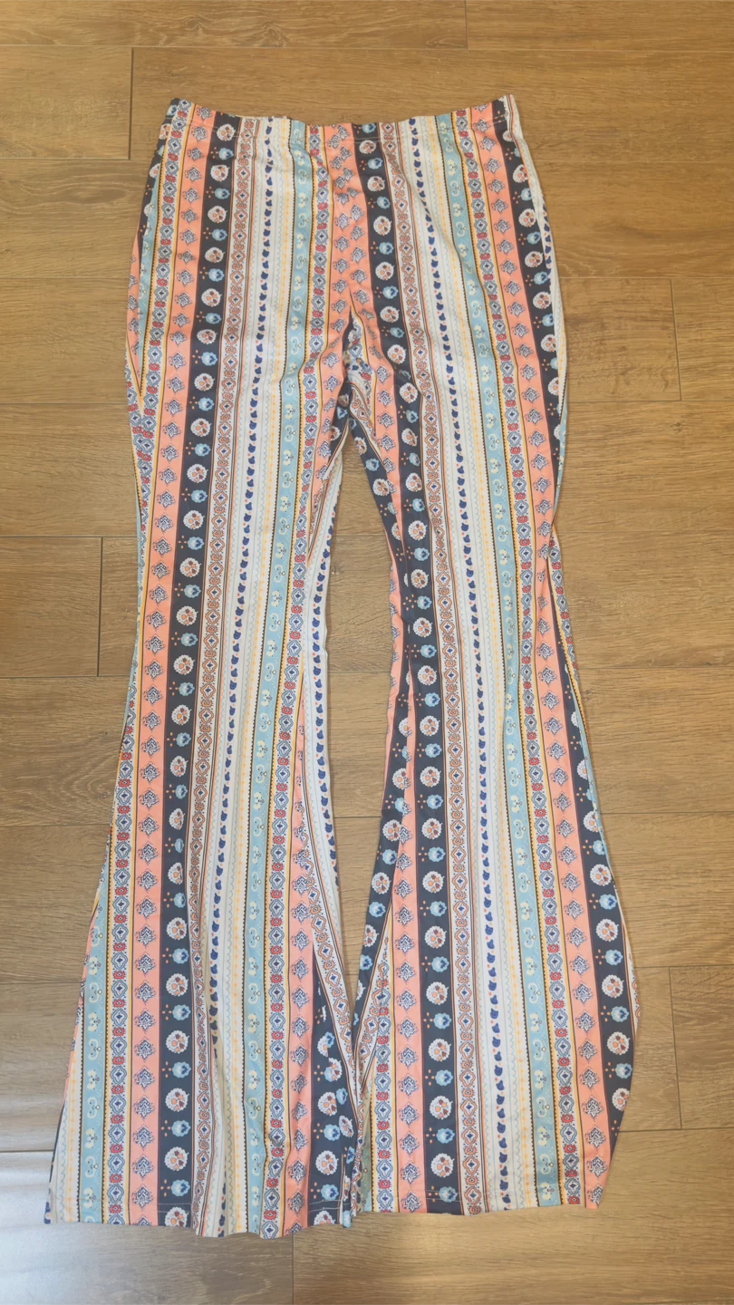 Patterned Flare Leggings