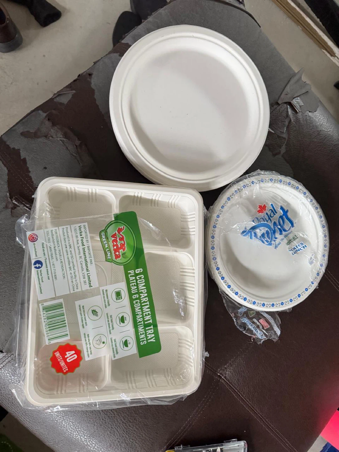 Disposable plates / plastic plates