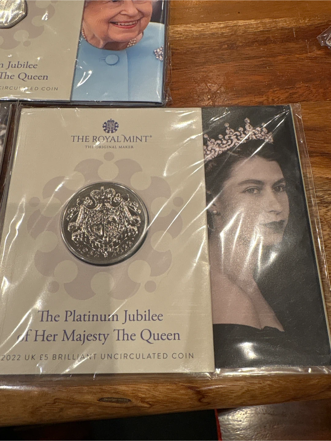 The Royal Mint Platinum Jubilee & Queen's Reign Coins - photo 4
