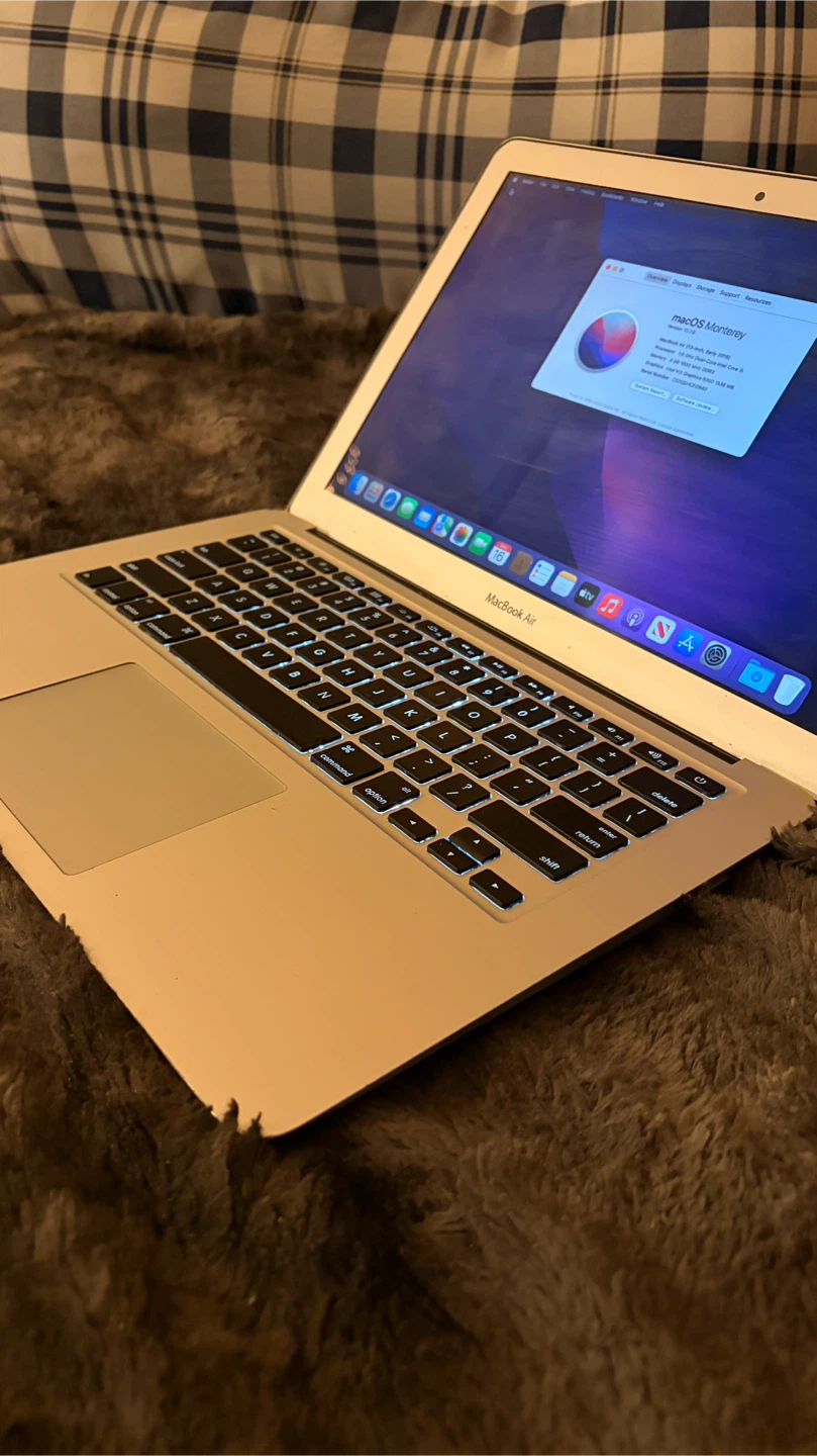 Apple MacBook Air (13-inch, Early 2015) - photo 3