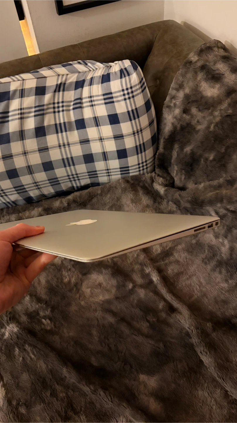 Apple MacBook Air (13-inch, Early 2015) - photo 5