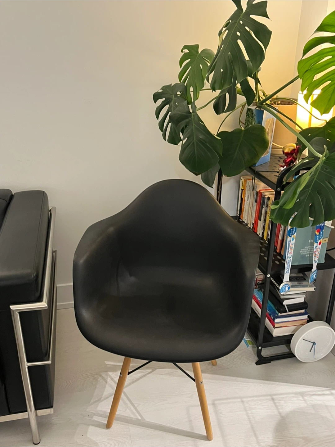 Moving out sale!! Structube Black Modern Chair