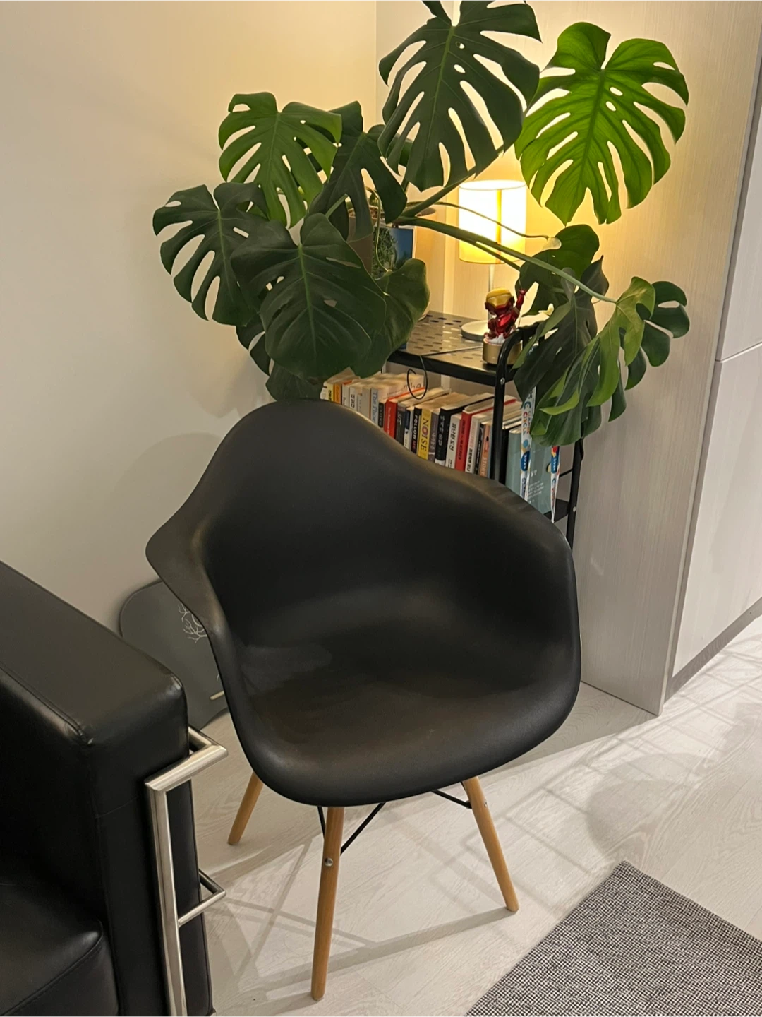 Moving out sale!! Structube Black Modern Chair - photo 2
