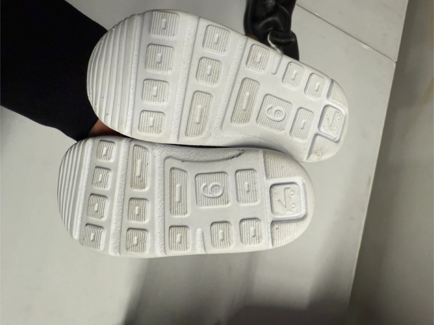 See Kai Run Girl's Size 6 Shoes - photo 2