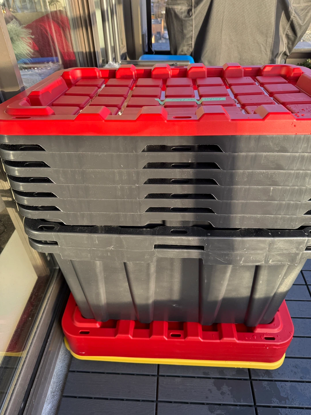 Plastic stackable Storage Totes with Lids - photo 2