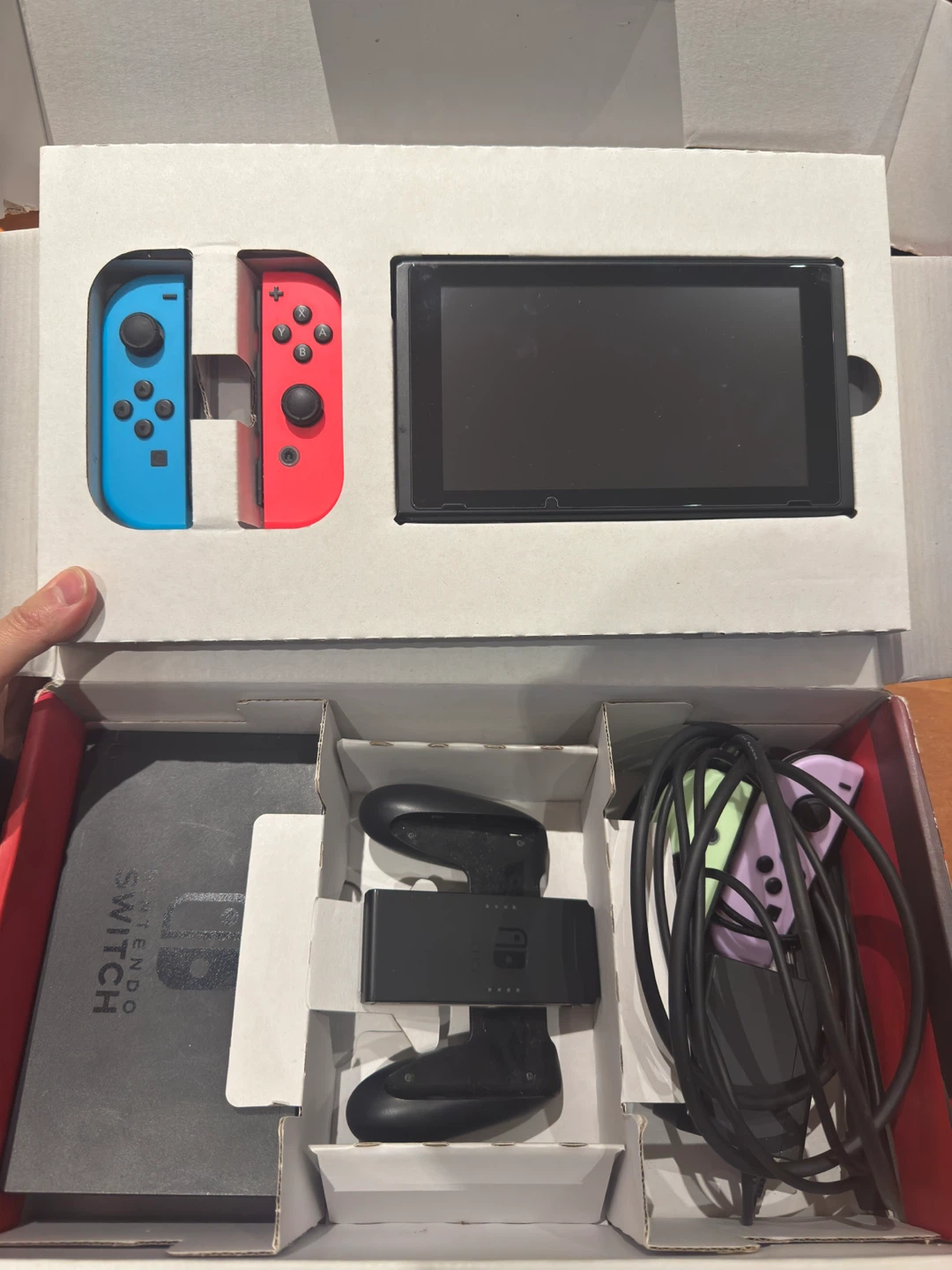 Nintendo Switch with 4 Joycons + Smash, Fire Emblem)