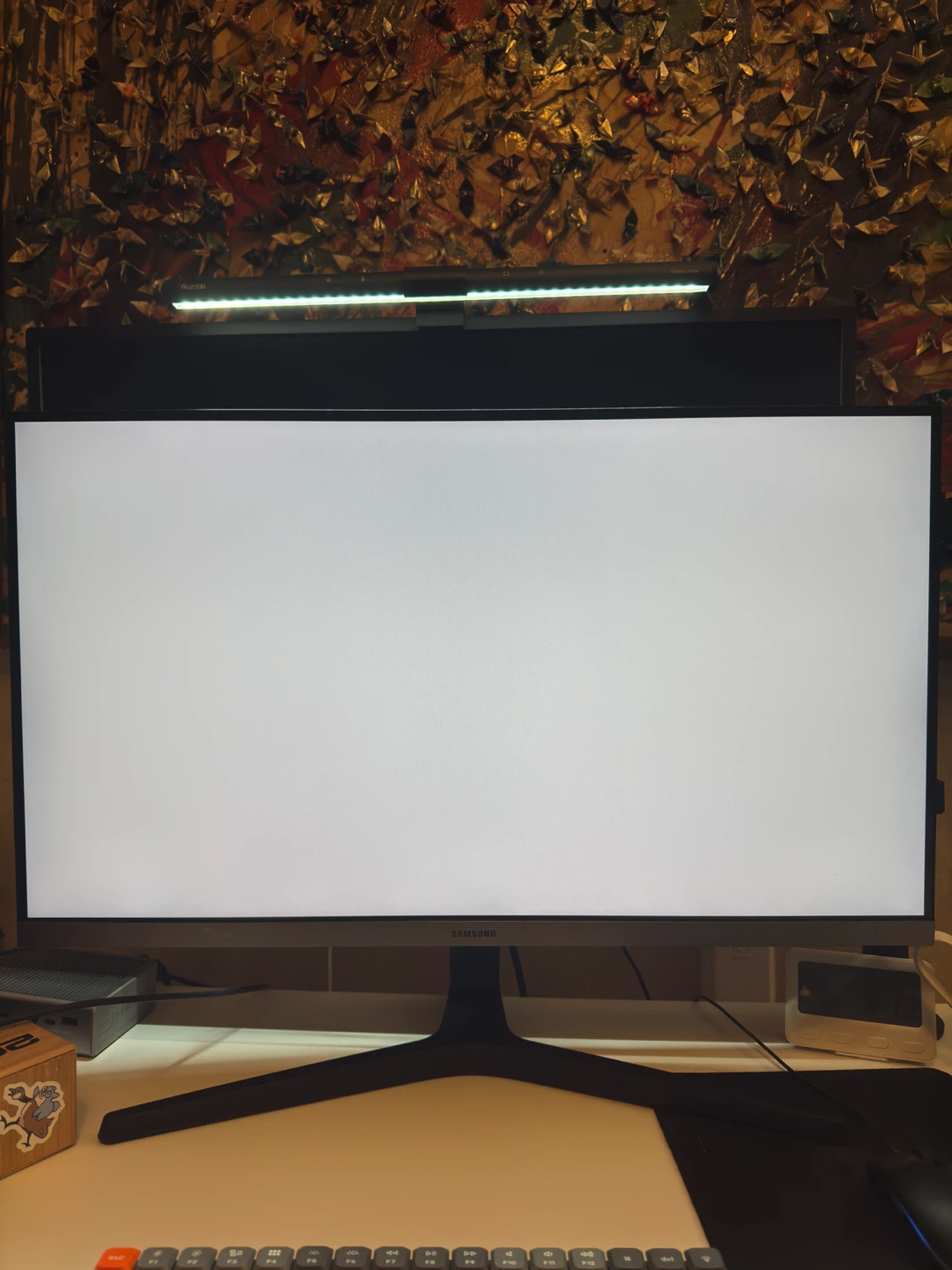 Samsung 28in 4K UHD 60Hz FreeSync 4ms Monitor - photo 3