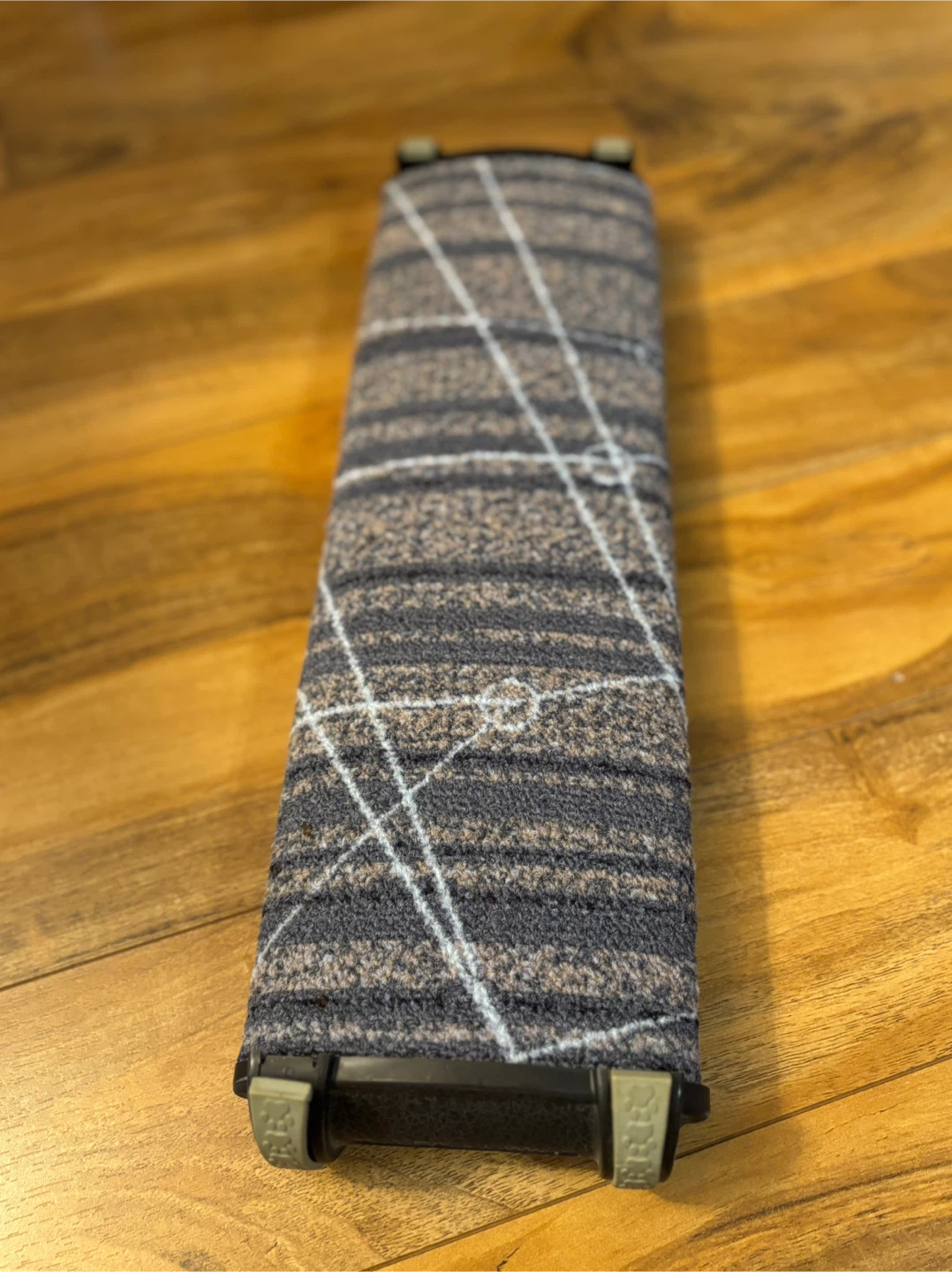 Cat scratch post