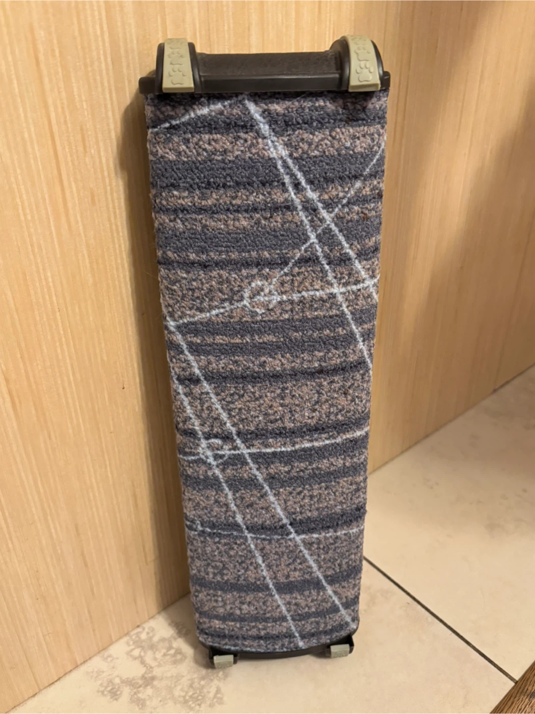 Cat scratch post - photo 2