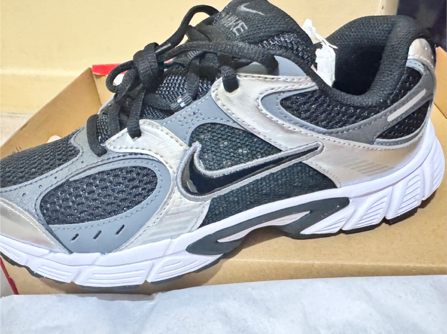 Nike HQ6411-001 Runners, US 5Y, New in Box! - photo 2