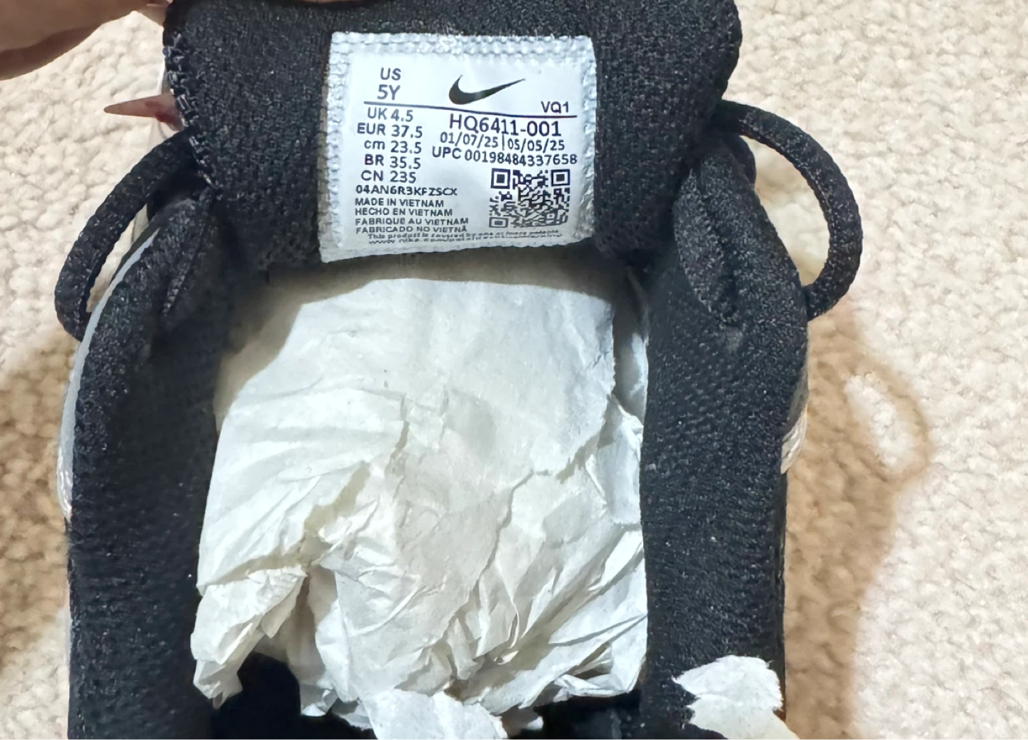 Nike HQ6411-001 Runners, US 5Y, New in Box!