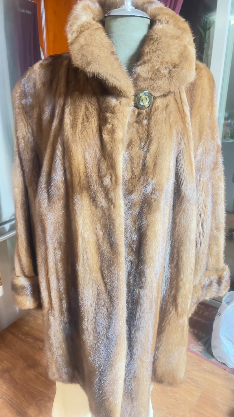 Vintage Mink Fur Coat - photo 2