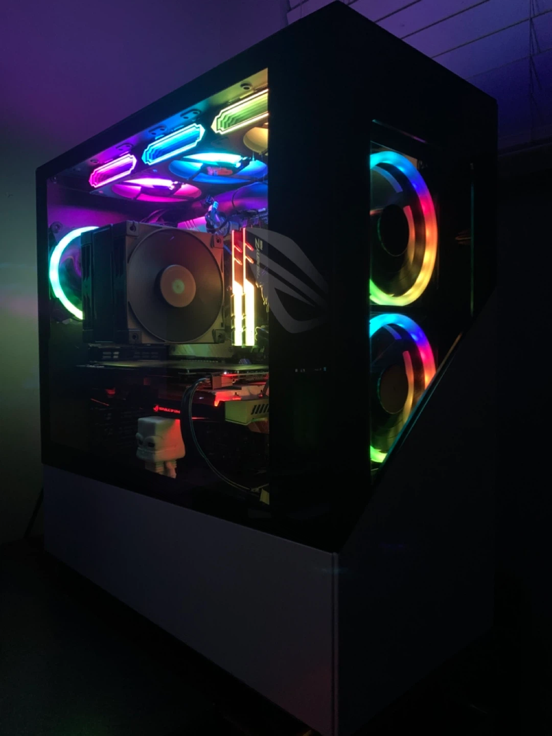 Black & White Mid Gaming PC