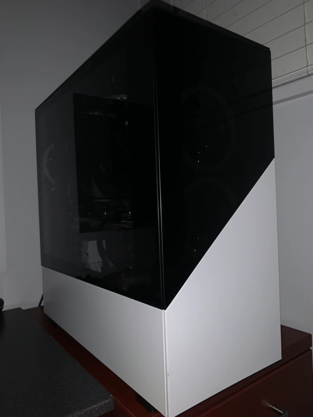 Black & White Mid Gaming PC - photo 4
