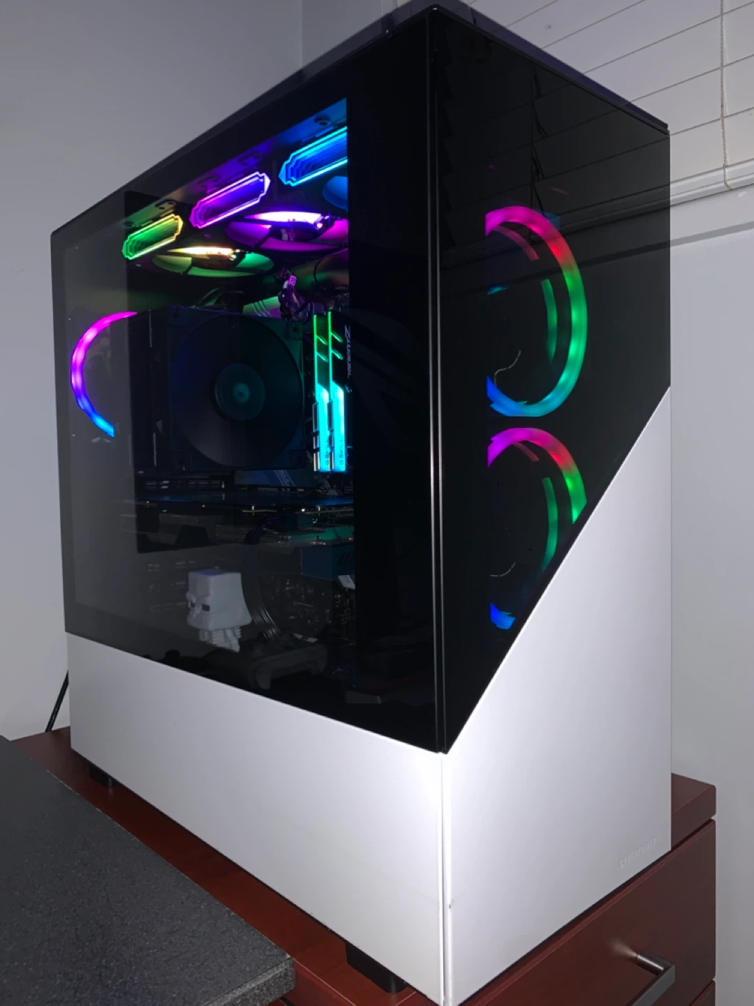 Black & White Mid Gaming PC - photo 2