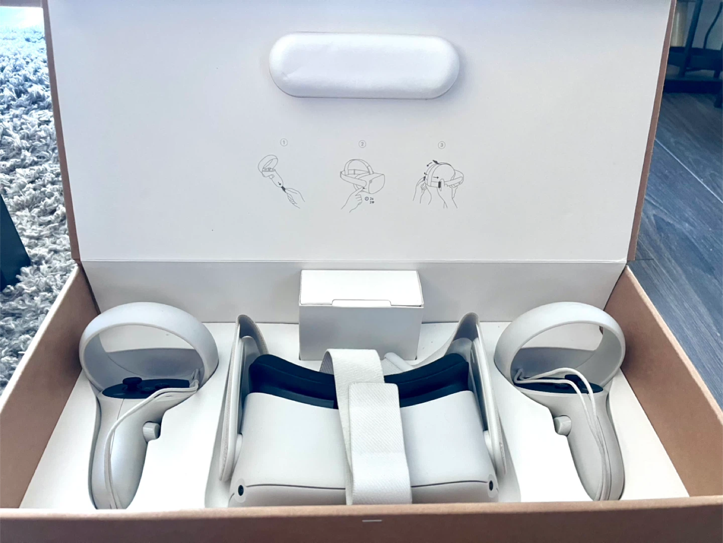 Oculus Quest 2 VR Headset - Like New! - photo 2