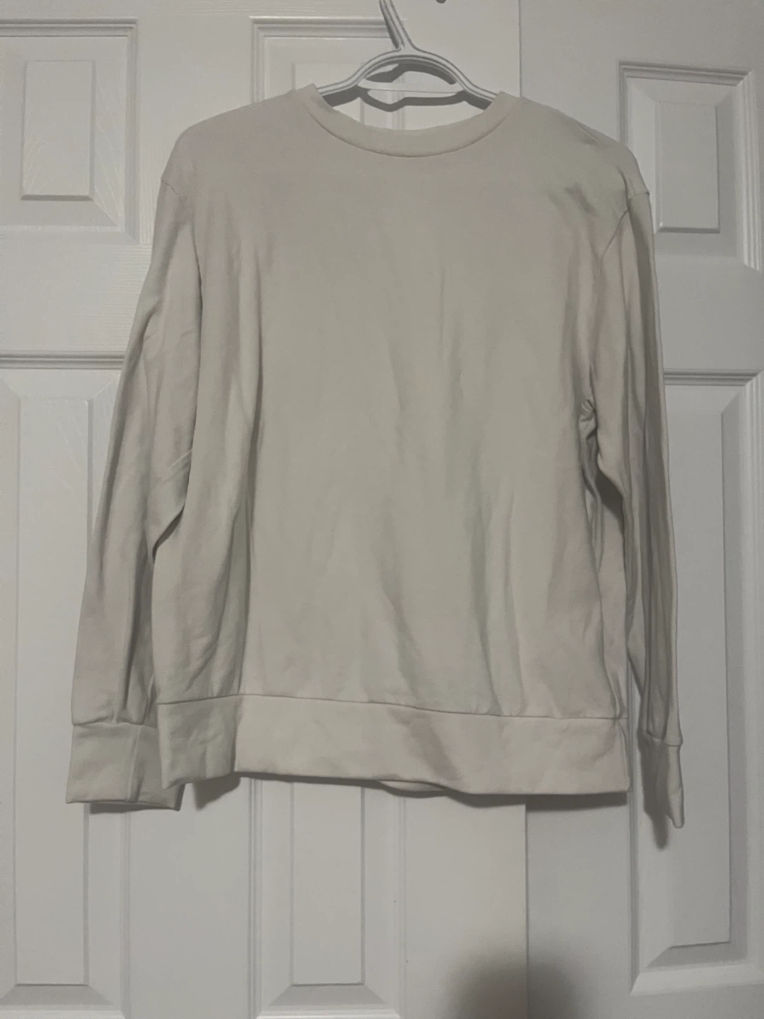 Uniqlo White Long Sleeve - Size M