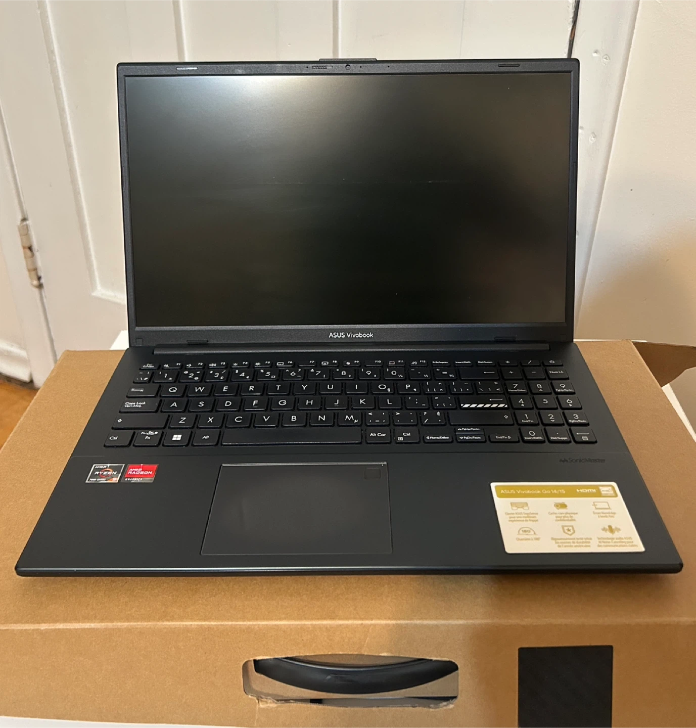 Asus Vivobook AMD Ryzen 5 7520U with Radeon Graphics