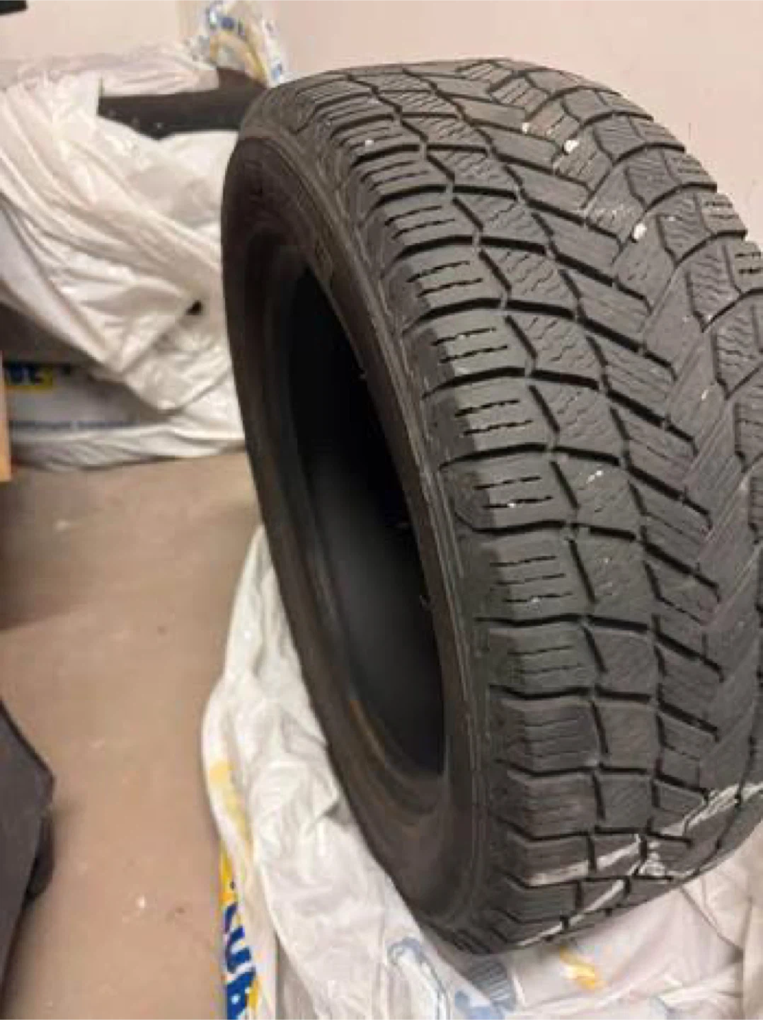 2 Avalanche Snow (205/55R16)