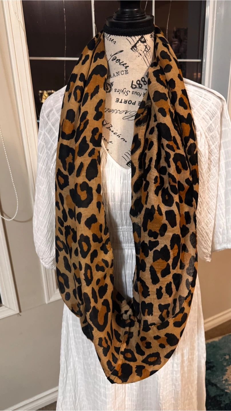 H&M Leopard Print Infinity Scarf - photo 2