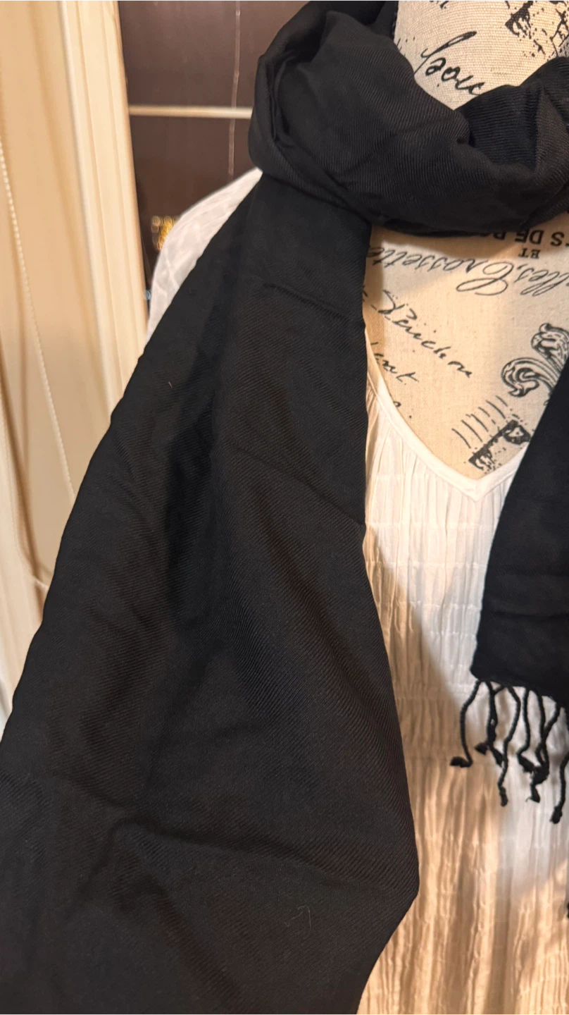 Black Scarf with Tassels - photo 2