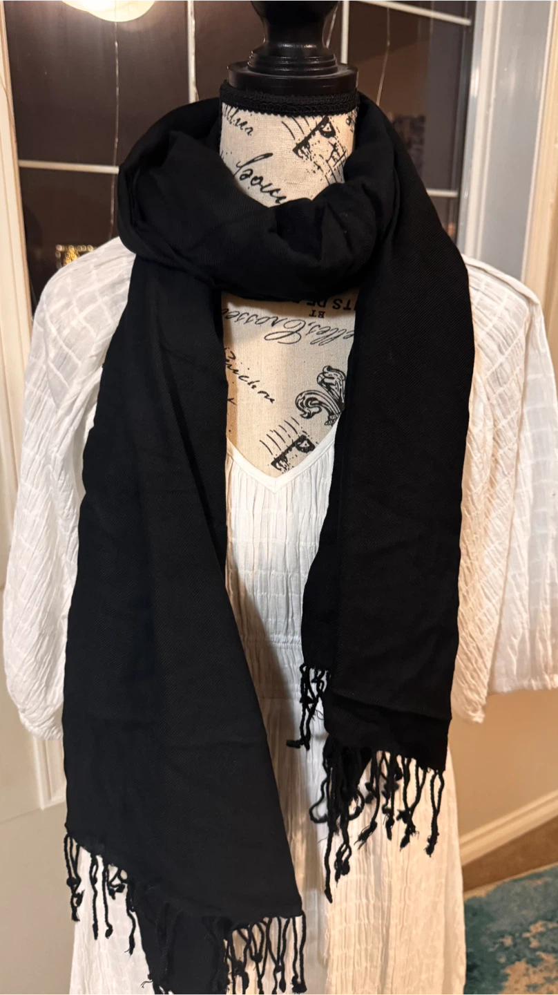 Black Scarf with Tassels - photo 3