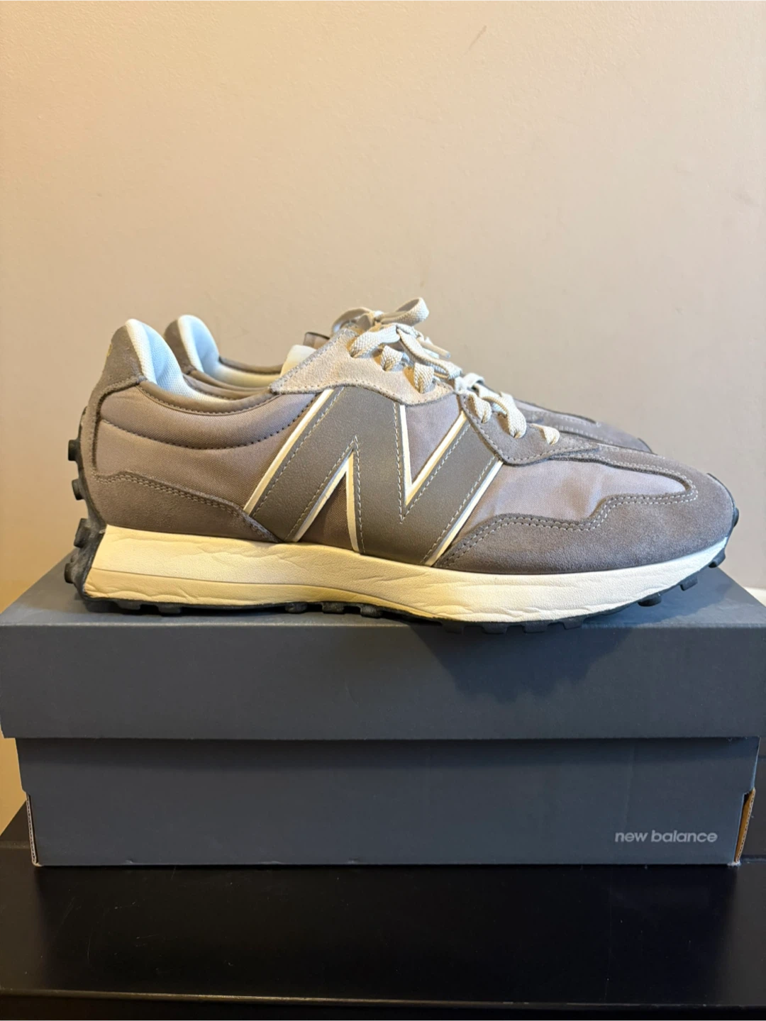 Size 12 Men’s New Balance 327