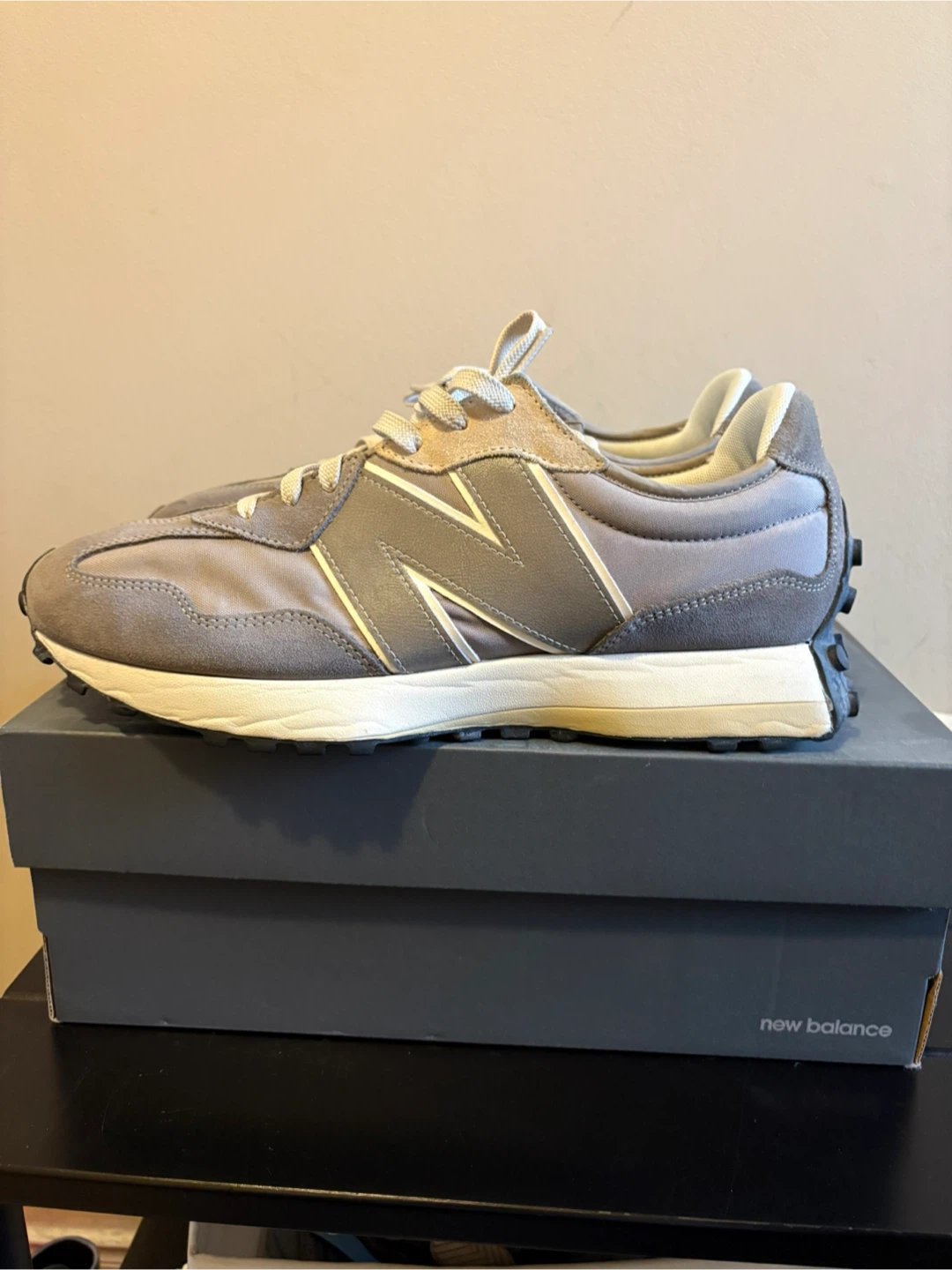 Size 12 Men’s New Balance 327 - photo 3