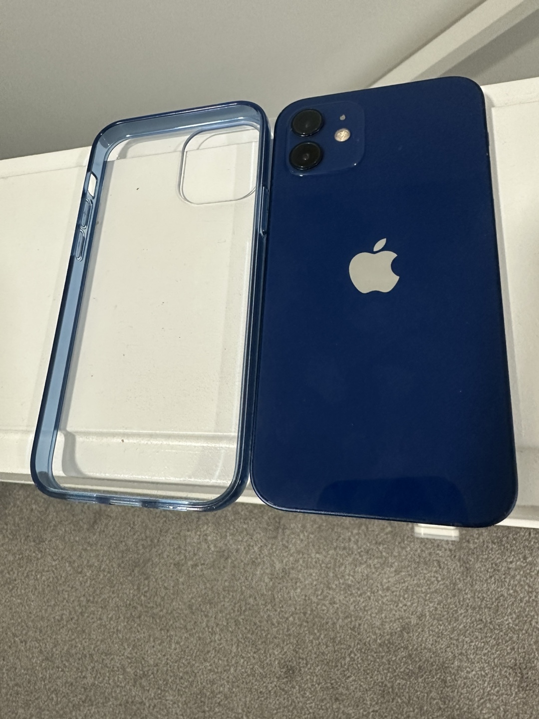 iPhone 12 – Like New | Unlocked. No scratches, no damage. - photo 2