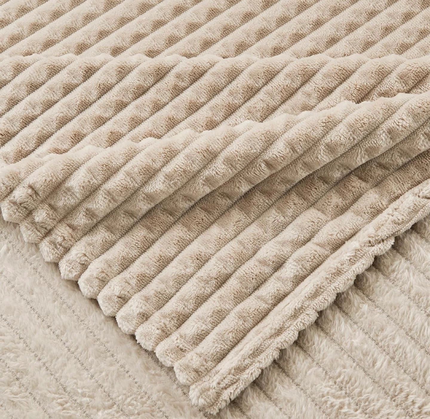 Emme Soft, Plush Grid Design Fleece Blanket, Beige Queen - photo 3