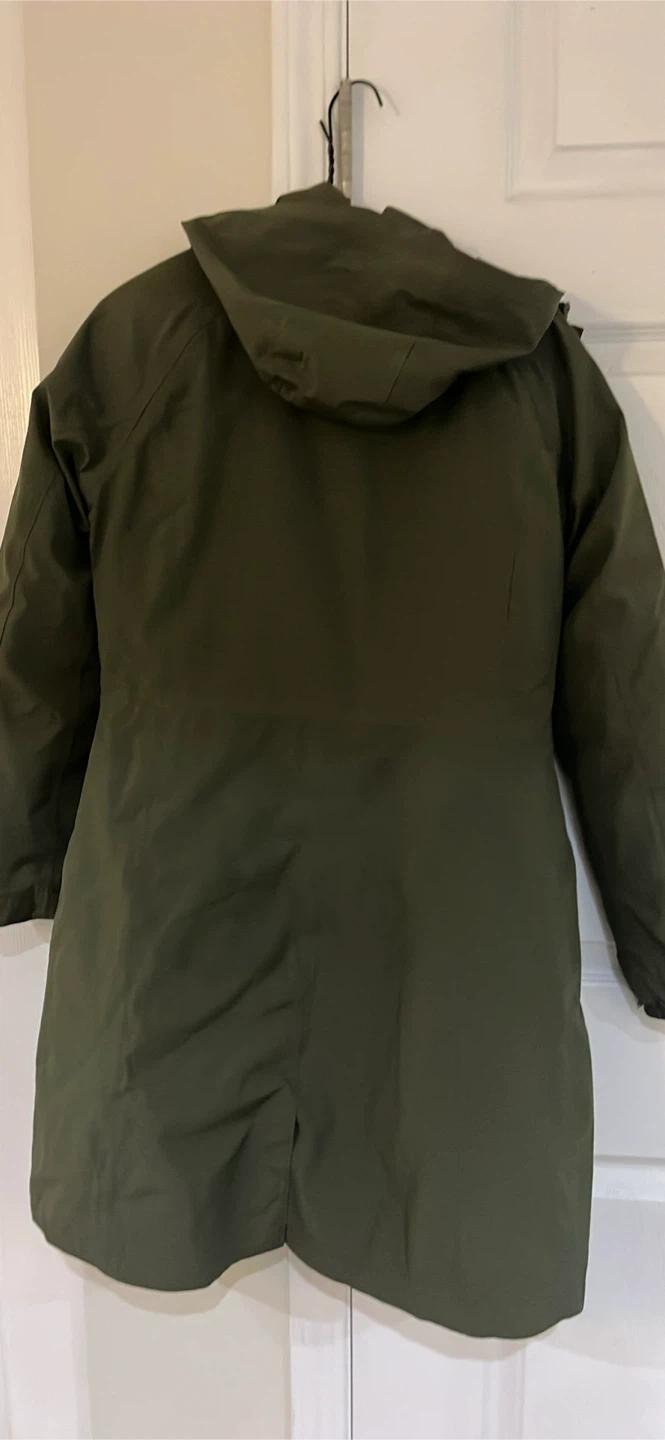 Mountain Warehouse Winter Jacket - Size 4 (US) - photo 2