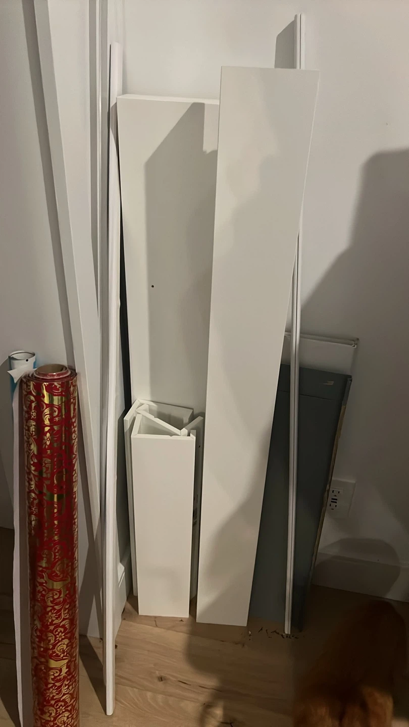 Floating shelves