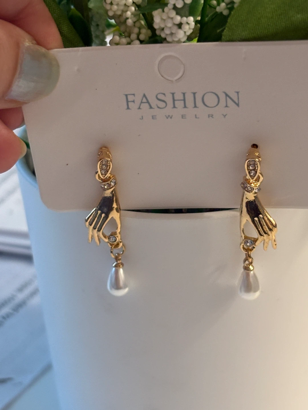 Beautiful Fashion Jewelry Hand & Pearl Earrings!