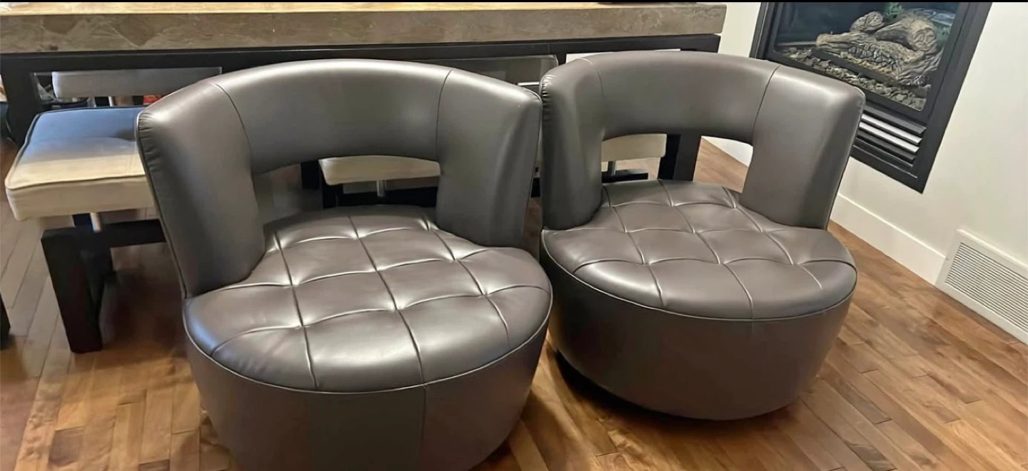 Carlo Perazzi Swiveling Leather Lounge Chairs