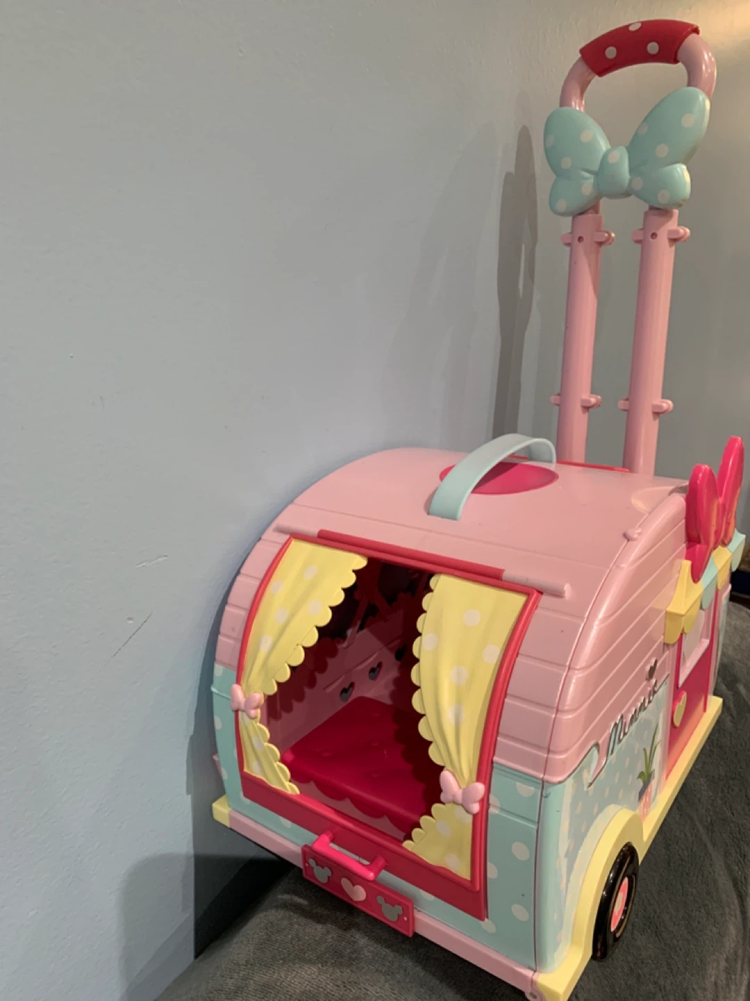 Minnie Mouse Camper - photo 2