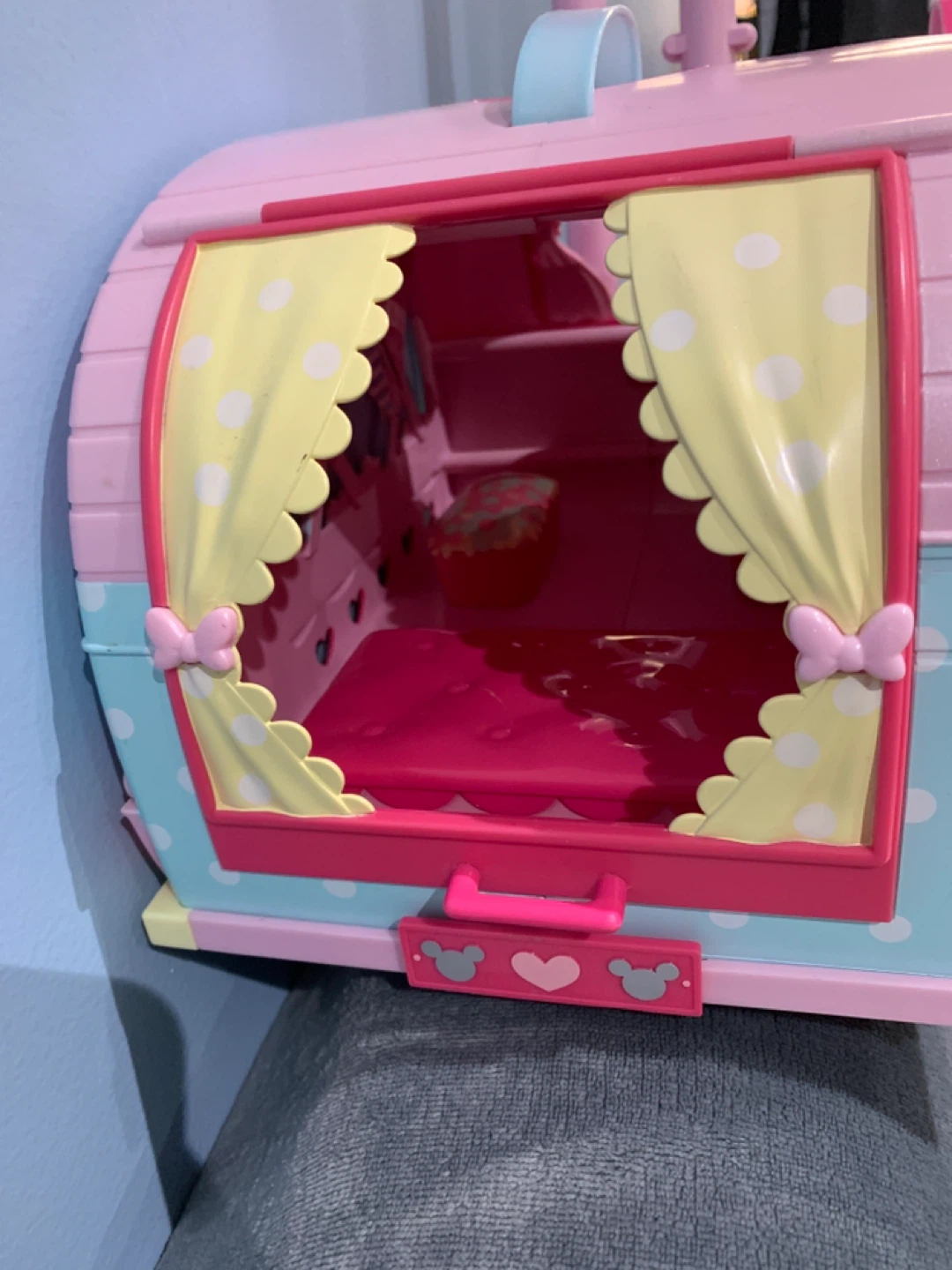 Minnie Mouse Camper - photo 4