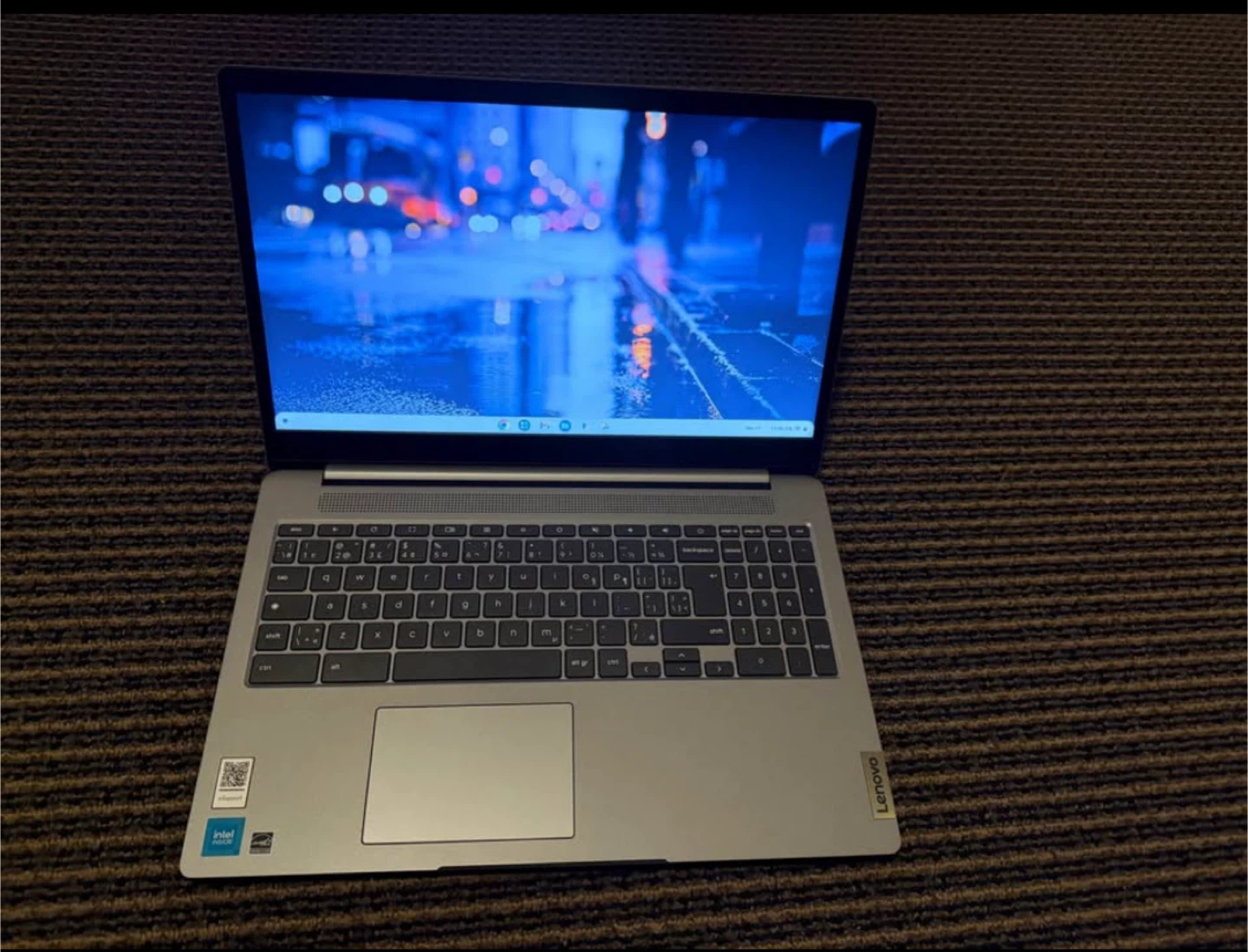 Lenovo Chromebook Laptop - photo 2