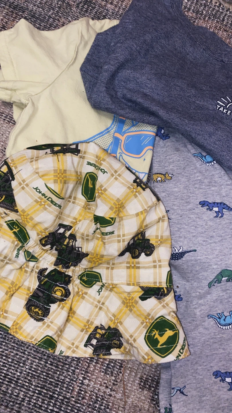 FREE!! MOVING> 20 piece bag of boys 2-4T items - photo 2