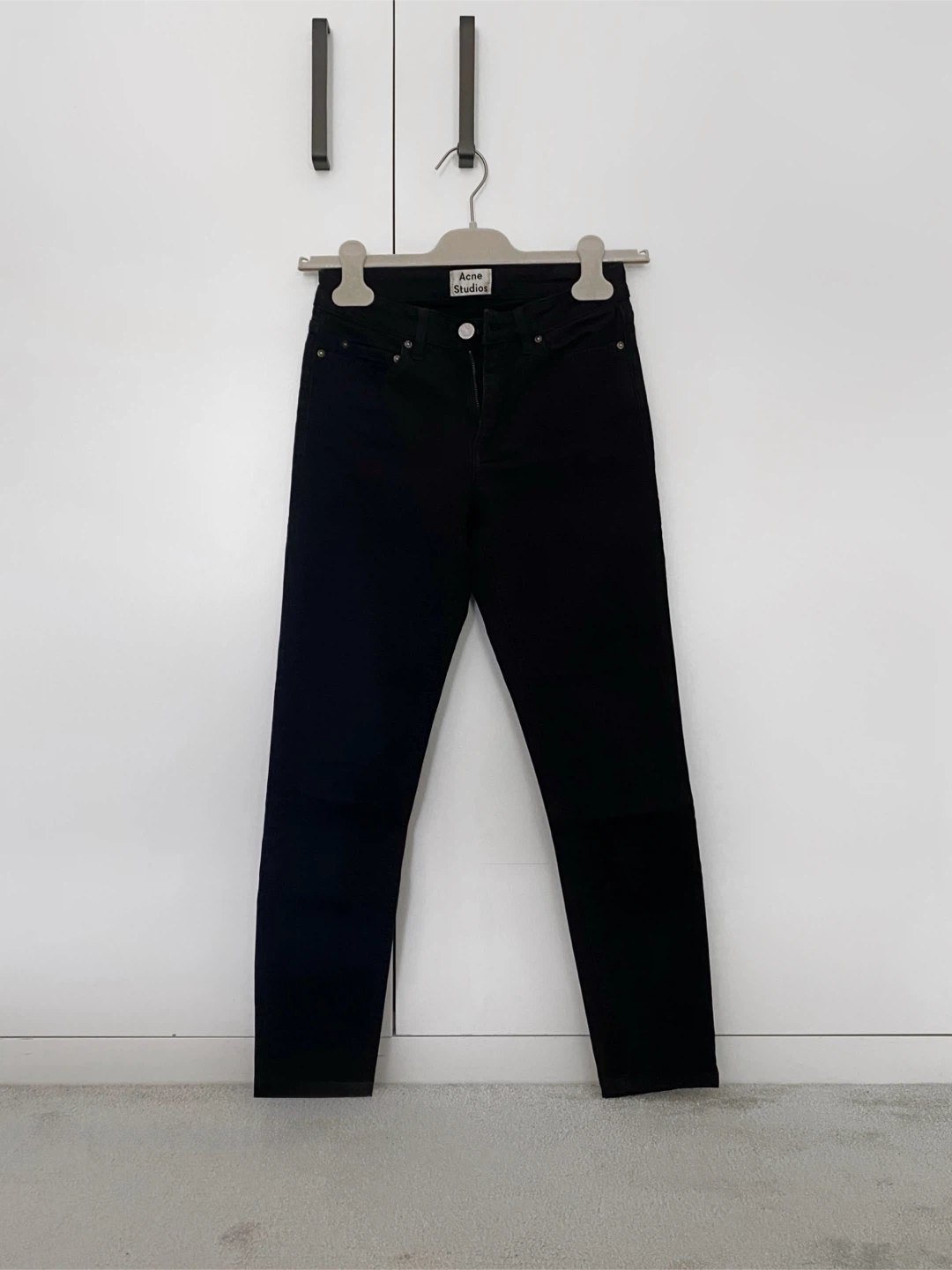 Acne Studios Skinny Jeans W24