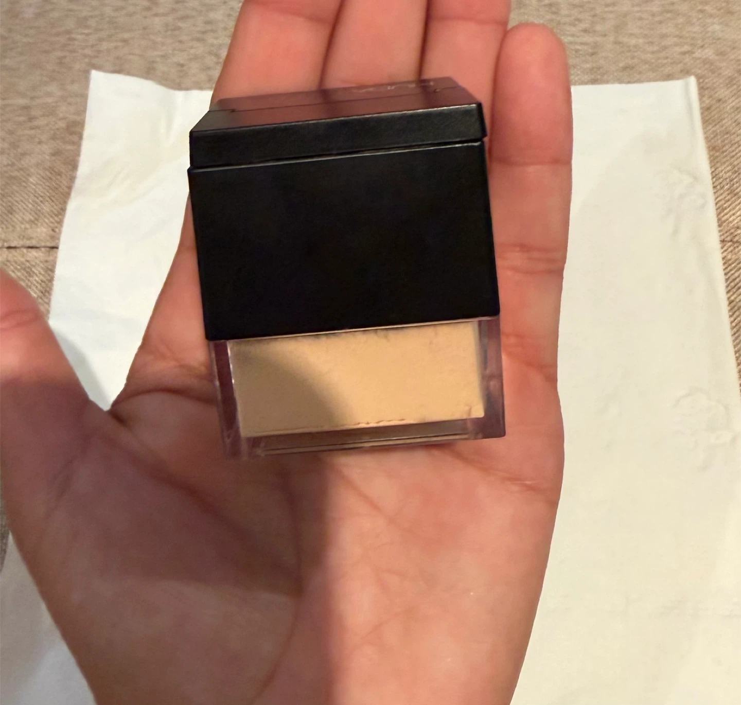 Mini Huda Beauty Banana Bread Powder - photo 2