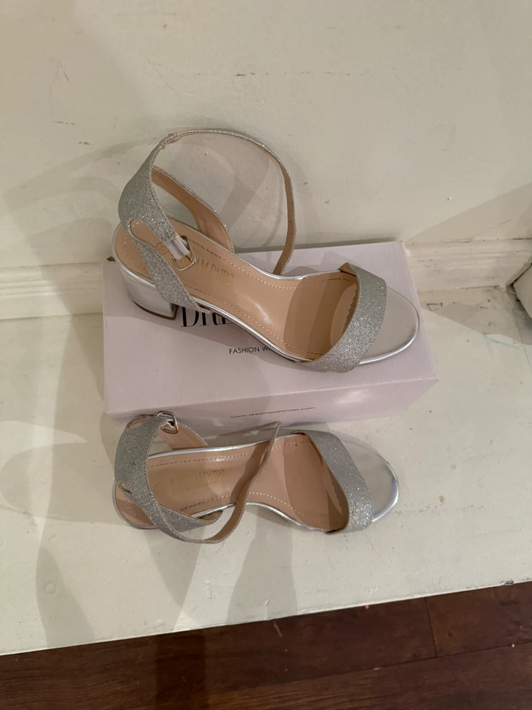 Dream Pairs Silver Glitter Sandals- size 7.5 - photo 2